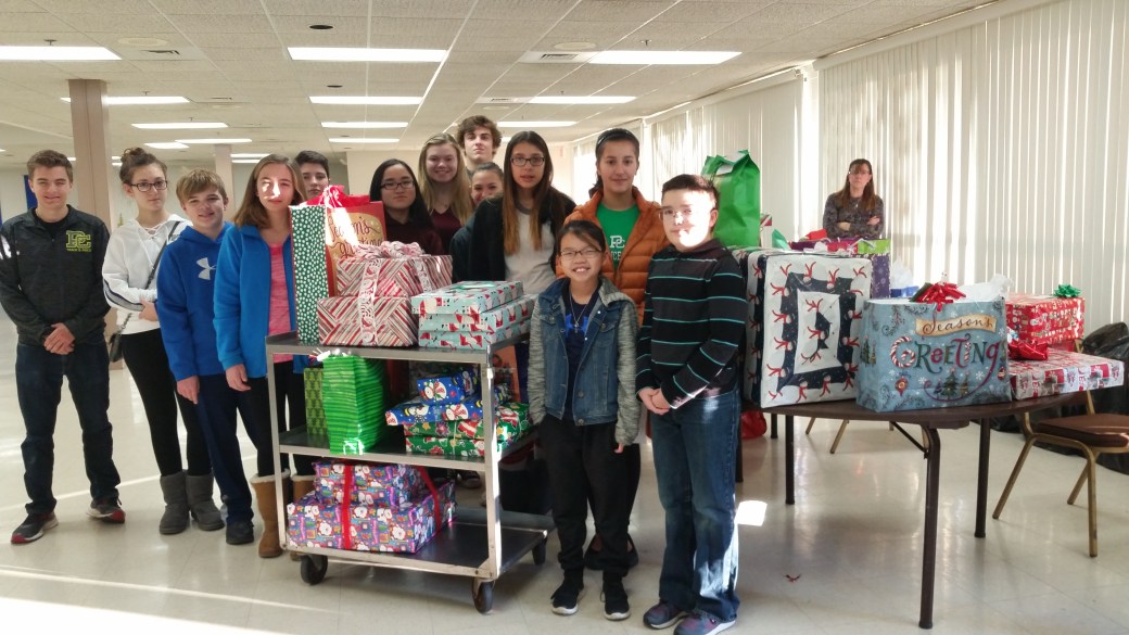 Saint Mary Mokena Christmas gift volunteers